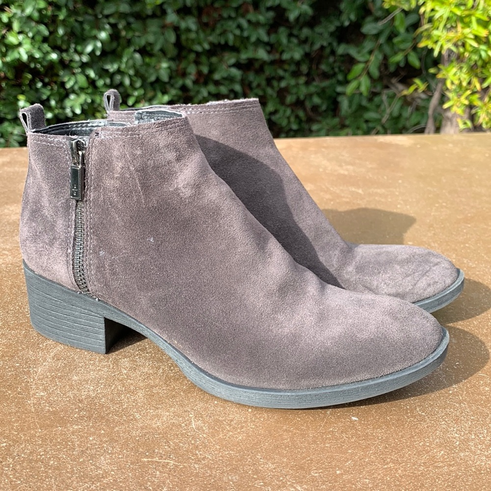 Kenneth Cole ankle bootie